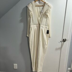 Express Cream Pleated Garment